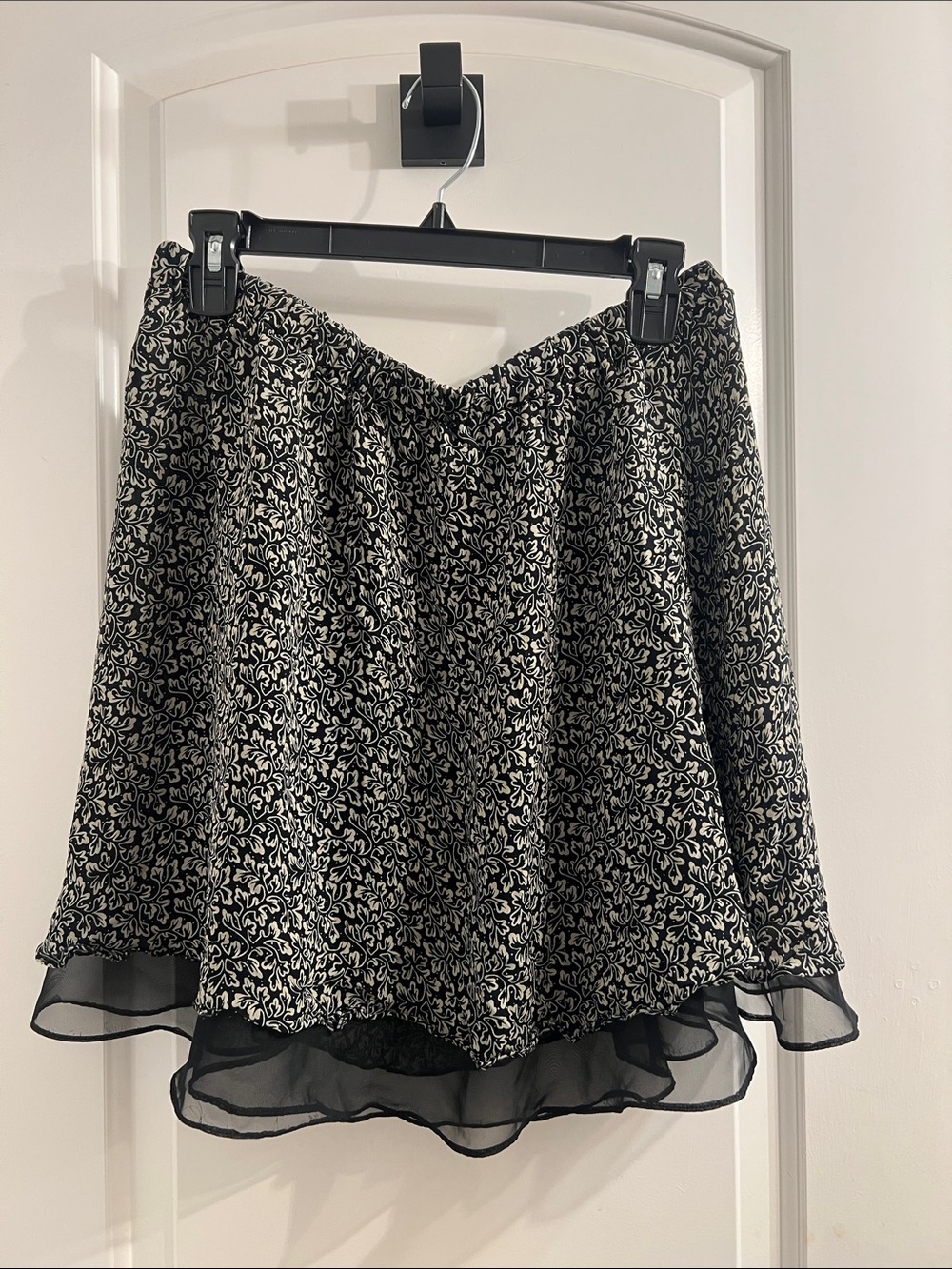 Black & White Floral A-Line Skirt with Sheer Hem - no brand or tags